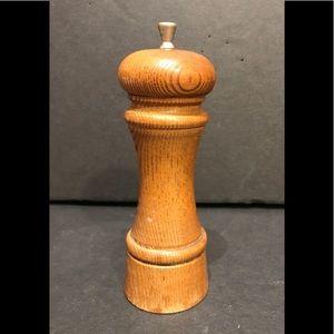 MR DUDLEY 6" NATURAL WOOD PEPPER GRINDER MILL.